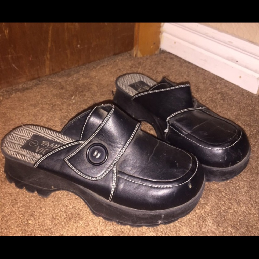 Chunky 90’s heels